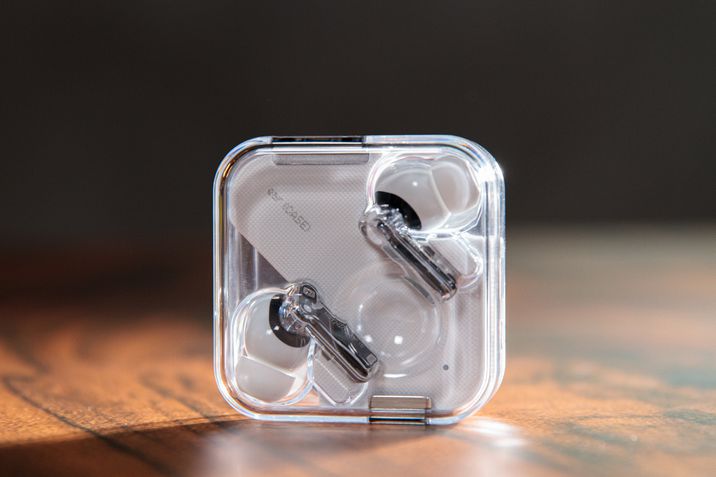 Ear 1 case frente