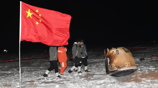 China revela primeiras imagens das amostras lunares coletadas pela Chang'e 5