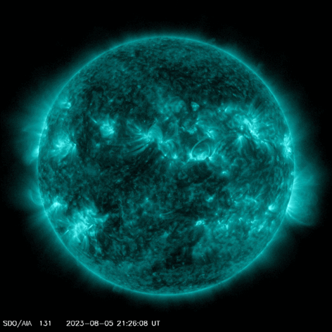 Erupção solar do dia 5 de agosto (Imagem: Reprodução/NASA/SDO/AIA)