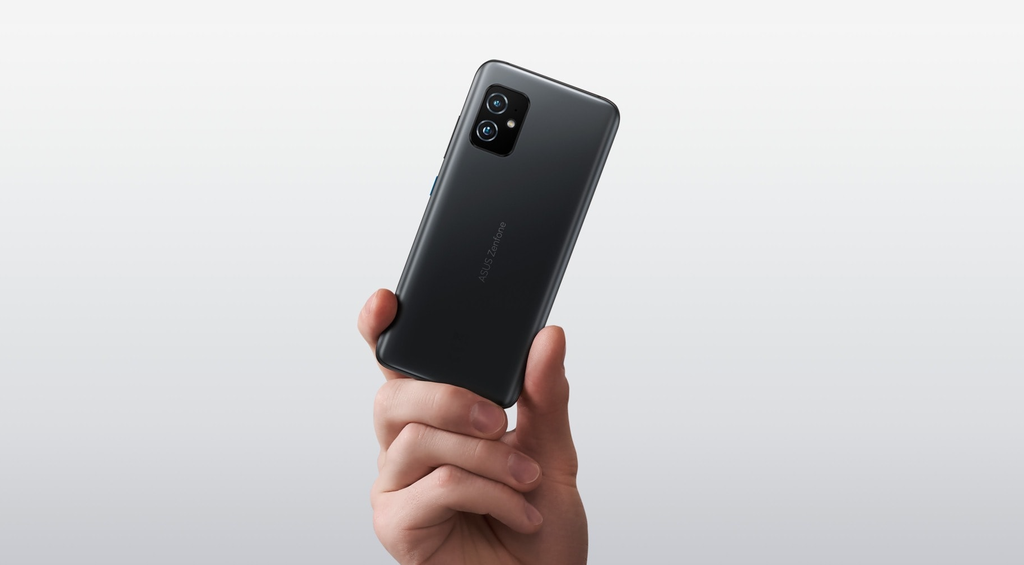 Zenfone 8 é um dos celulares Android mais compactos do momento (Imagem: Divulgação/ASUS)