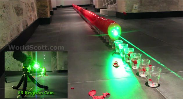 Laser estoura 100 balões Laser estoura 100 balões