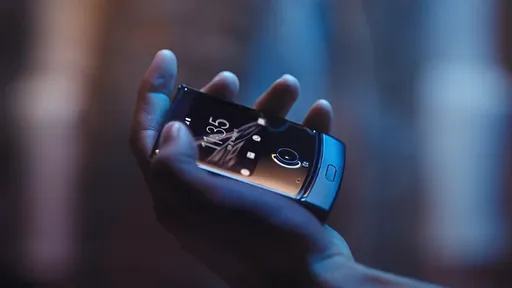 Novo Motorola Razr tem supostos detalhes sobre as telas revelados