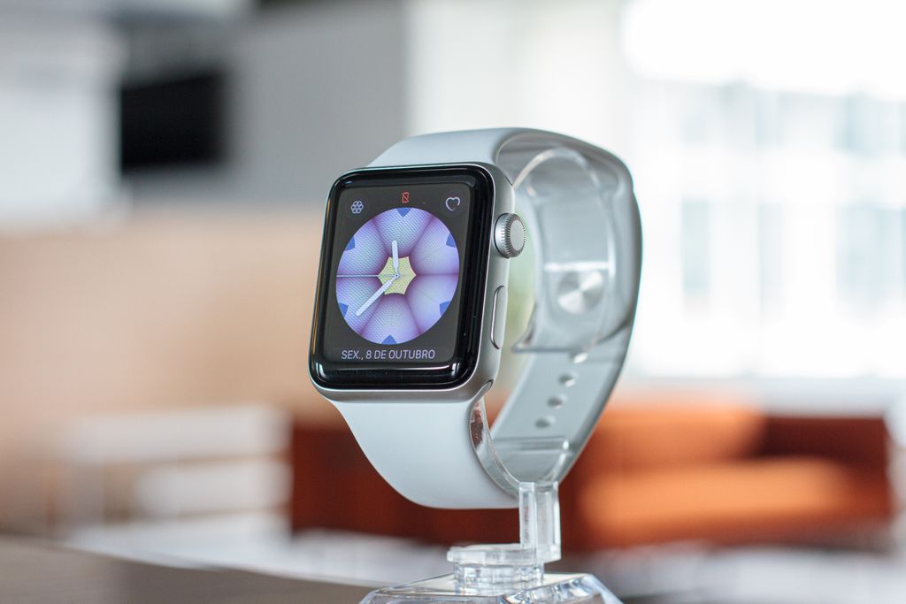 Apple Watch Series 3 tem as menores caixas disponíveis em relógios da Apple (Imagem: Ivo Meneghel Jr/Canaltech)