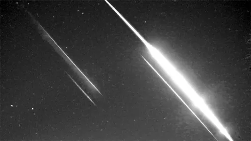 Bola de fogo ilumina os céus do Canadá e pode ter espalhado meteoritos no solo