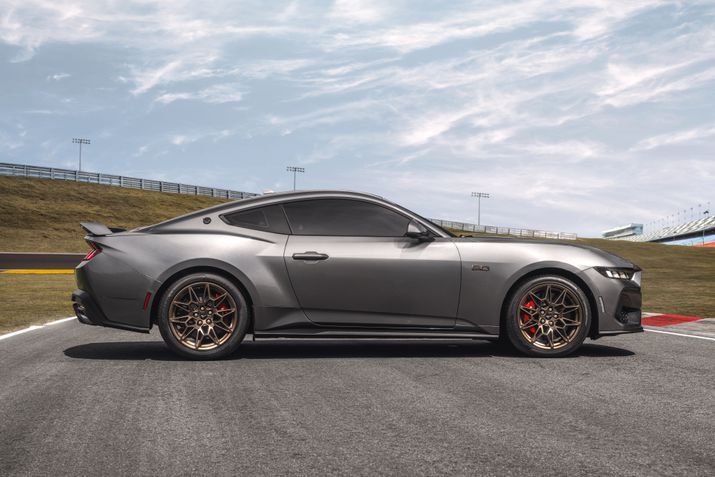 Ford Mustang 2025 MT