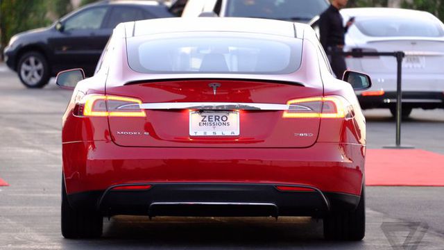 Tesla Motors anuncia o Tesla D