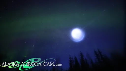 Resto de combustível liberado por foguete chinês ilumina o céu do Alasca