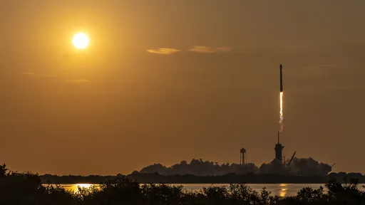 SpaceX lança terceiro lote de satélites Starlink em menos de uma semana