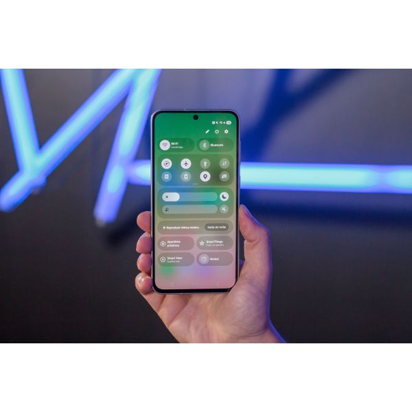 Smartphone Samsung Galaxy A56 5G 256GB, 8GB RAM, Câmera 50MP, IP67, Super AMOLED 6.7", Recursos AI, Rosa