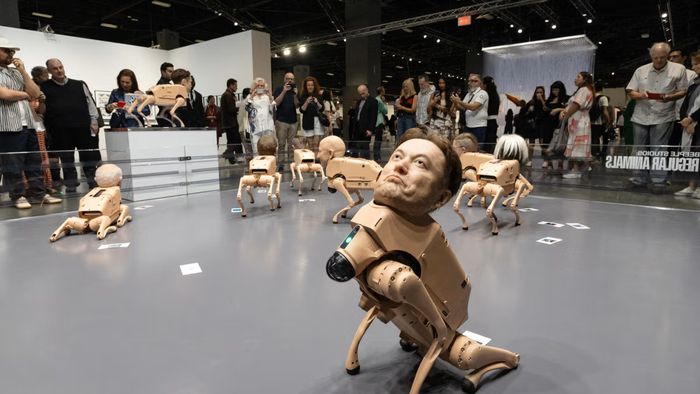 Esses robôs com rostos de famosos parecem ter saído de um pesadelo; veja o vídeo