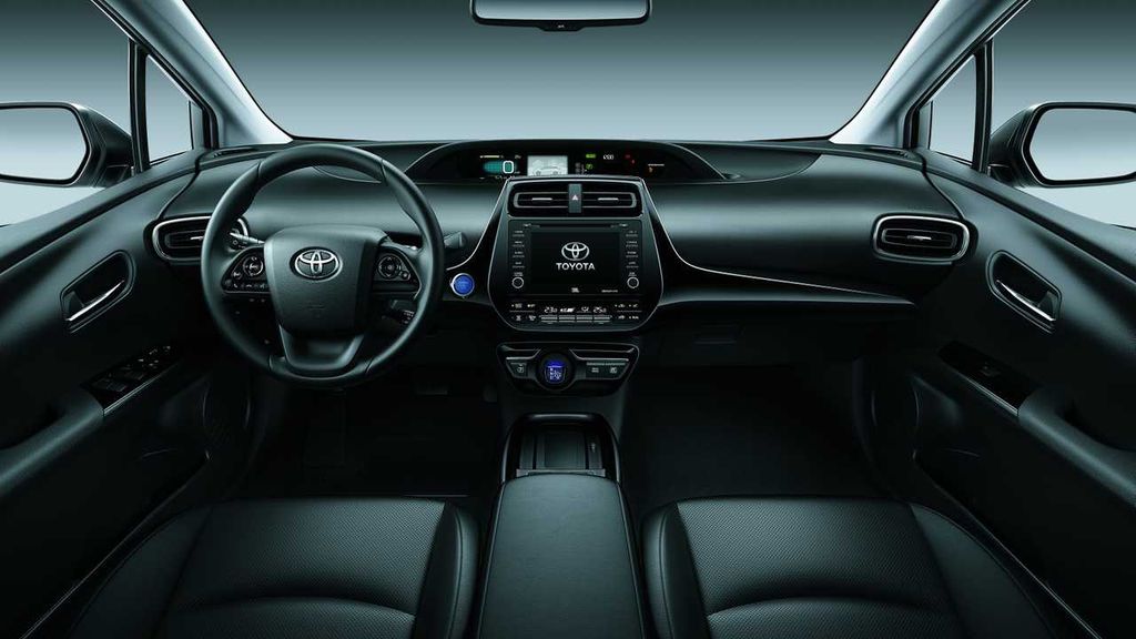 Interior do Prius deu uma "escurecida"/ Imagem: Toyota