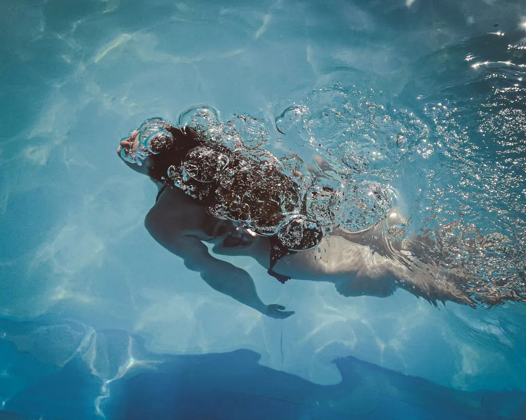 Estar submerso em águas frias auemnta o tempo de vida do corpo humano sem oxigênio (Imagem: Sofya Borboris/Pexels)