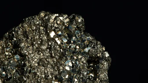 Cientistas descobrem ouro em pirita, mineral conhecido como "ouro de tolo"