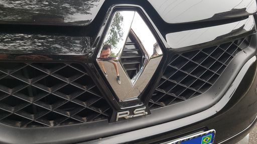 Renault interrompe produção de carros no Brasil; entenda por quê