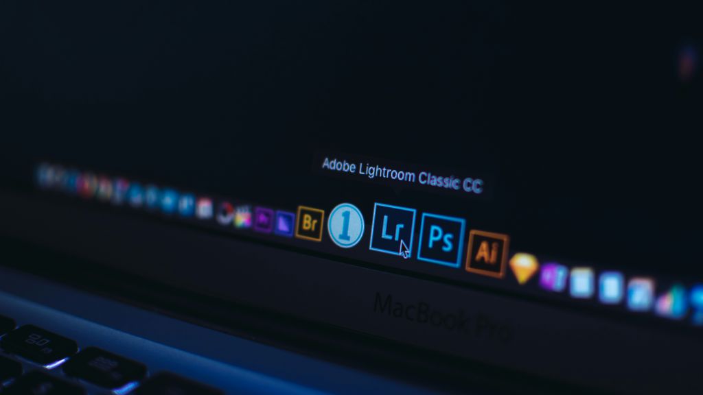 Adobe afirma em nota que não utiliza materiais das pessoas para treinar a IA Firefly (Imagem: Szabo Viktor/Unsplash)
