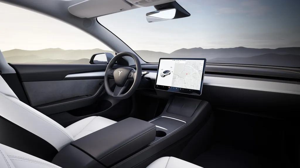 Interior do Tesla Model 3 também será totalmente remodelado (Imagem: Divulgação/Tesla)