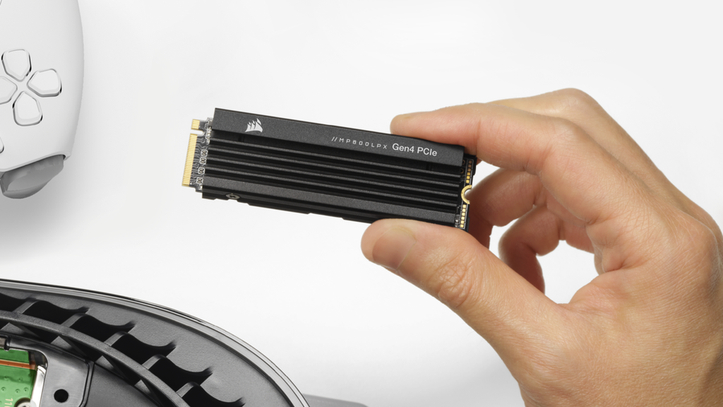 Os novos SSDs Corsair MP600 PRO LPX foram desenvolvidos com o PS5 em mente, trazendo velocidades de leitura até 7,1 GB/s e heatsink integrado de baixo perfil (Imagem: Reprodução/Corsair)