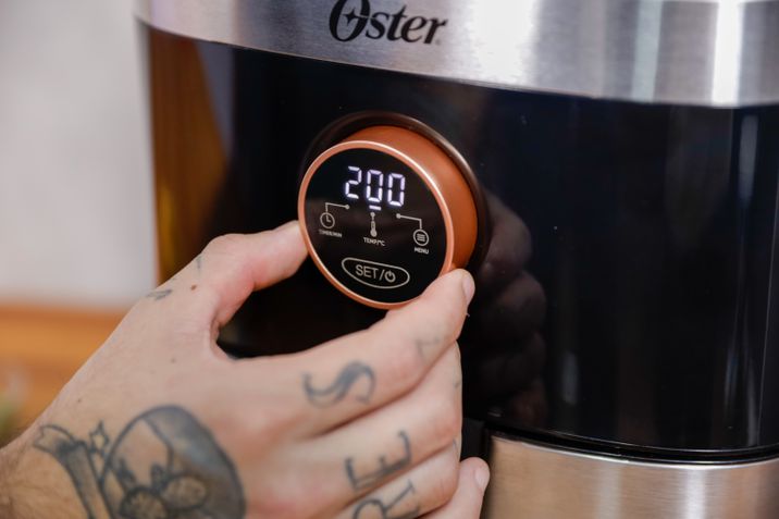 Air Fryer Oster OFRT660 programas