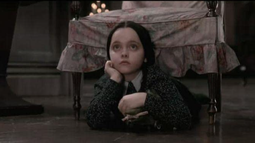 Qual o nome do mordomo da Família Addams? #bagoonza #wandinha #wandinh