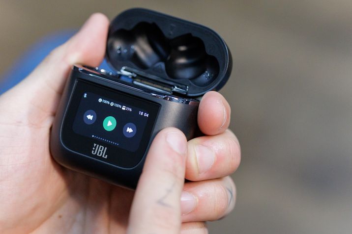 JBL Tour Pro 2 case specs