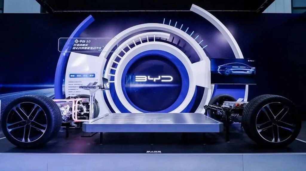 BYD pode investir pesado para comprar mineradora de lítio brasileira (Imagem: Divulgação/BYD)