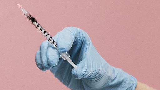 UFMG desenvolve primeira vacina brasileira contra COVID-19