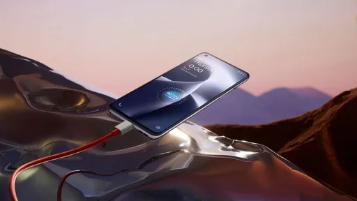 OnePlus lança Nord 2T com Dimensity 1300, recarga de 80W e preço competitivo
