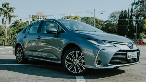 Análise | Toyota Corolla 2020 Hybrid dá show em consumo, tecnologia e conforto