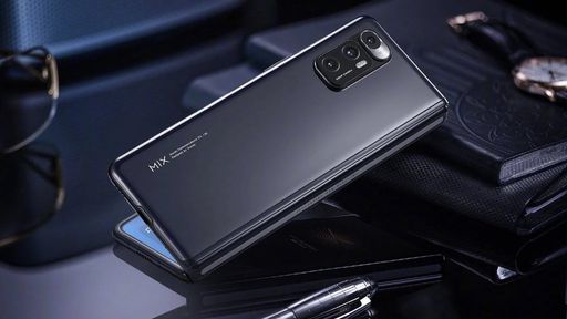 Xiaomi registra celular dobrável com formato nunca visto; confira o visual