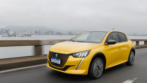 Peugeot confirma quando fará apenas carros elétricos