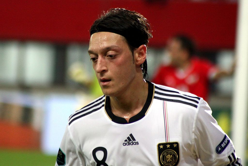 Mesut Özil é gamer e gosta bastante de Fortnite. (Imagem: Divulgação/Getty Images)