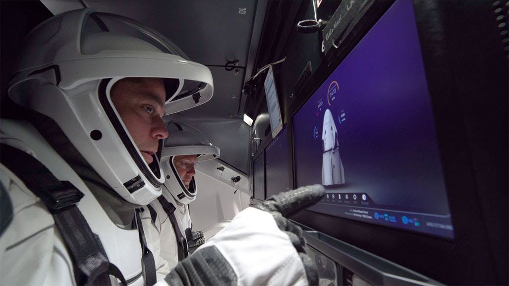Será que veremos Tom Cruise a bordo da nave Crew Dragon, da SpaceX, viajando à Estação Espacial Internacional, tal qual astronautas de verdade farão em breve? (Foto: SpaceX)