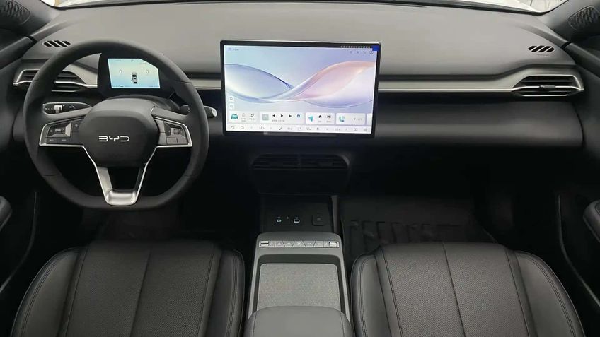 BYD e7