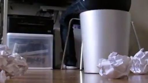Nerd + Programação + Bola de Papel + Lixo = Eureka!
