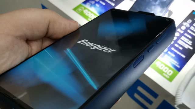 MWC 2019 | Energizer lança smartphone enorme com bateria de 18.000 mAh