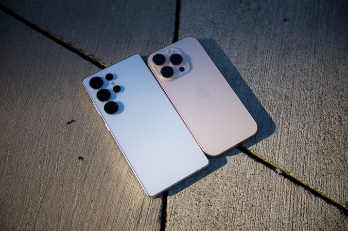 Galaxy S25 Ultra x iPhone 16 Pro