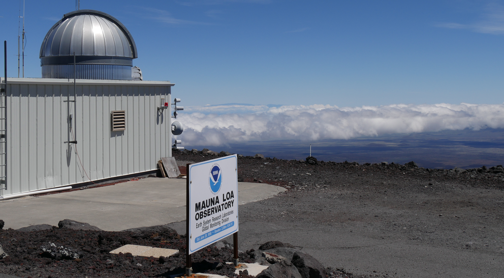 O Observatório de Mauna Loa têm registrado os níveis de CO2 na atmosfera há 70 anos (Imagem: Susan Cobb/NOAA Research)