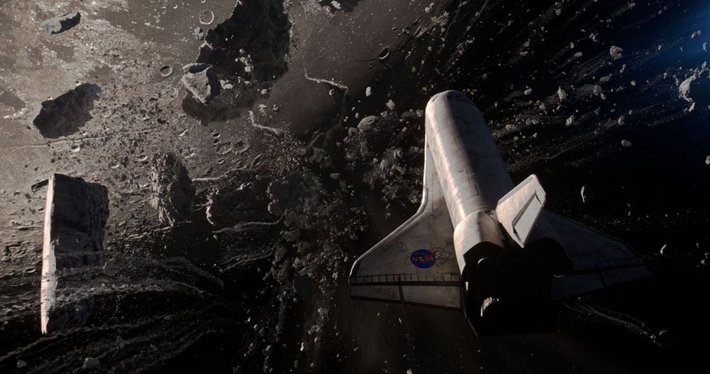 Toda a parte espacial de Moonfall se perde numa viagem quase esotérica que tira todo o impacto de um filme catástrofe (Imagem: Reprodução/Diamonds Films)