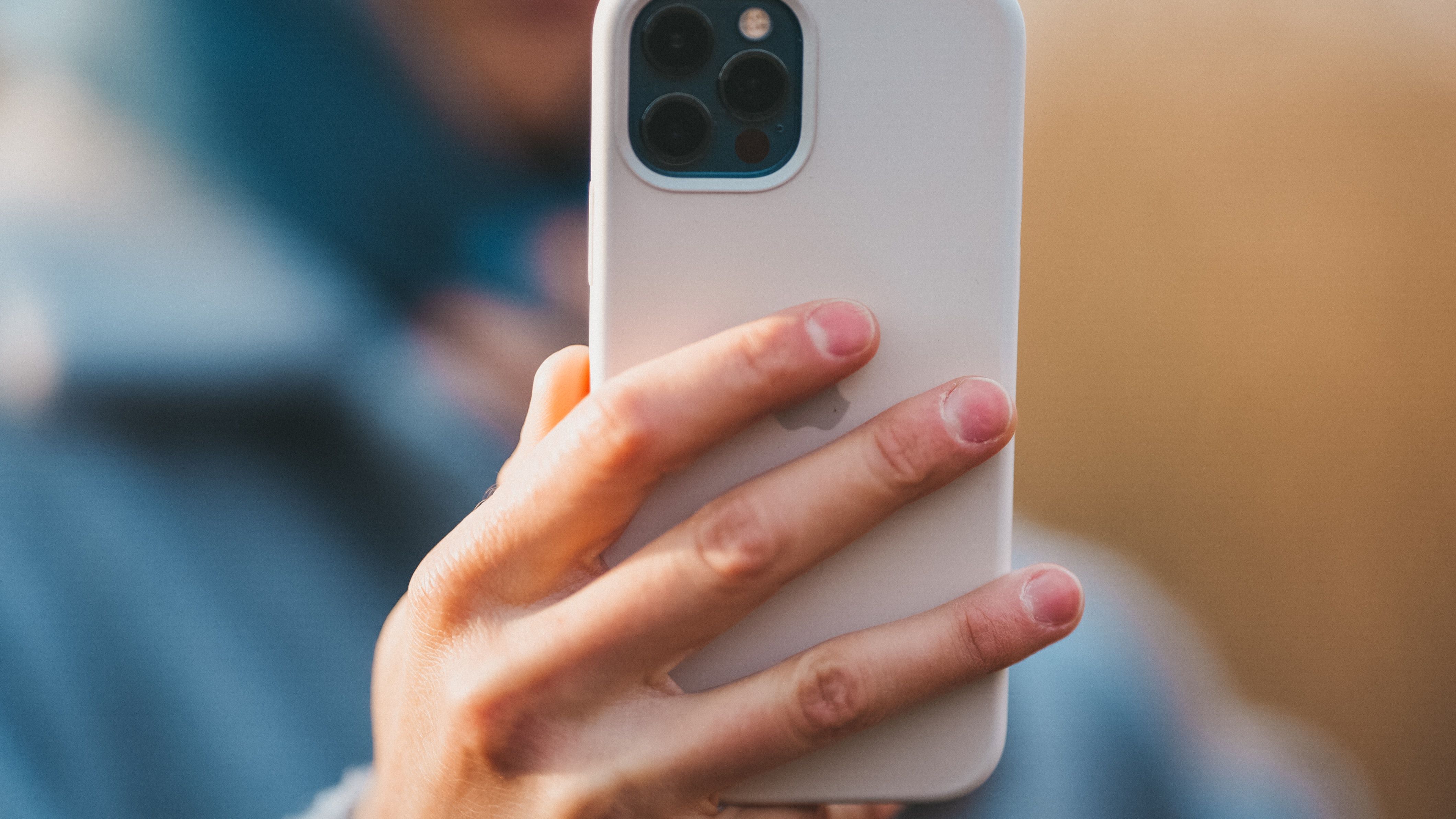 Iphone 12 В Руках Фото