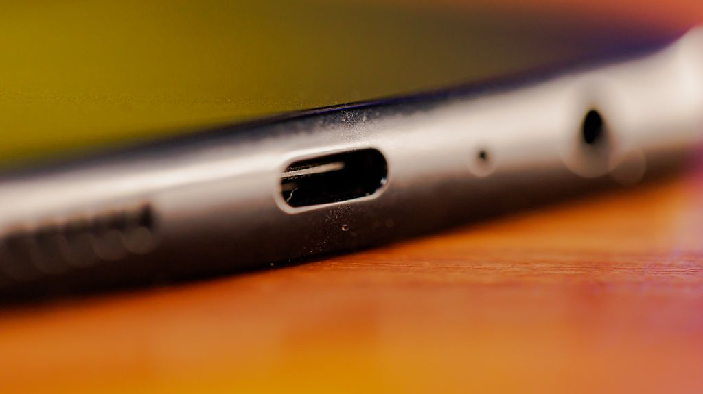 Entrada USB-C do Samsung Galaxy A05s (Imagem: Brenno Barreira/Canaltech)