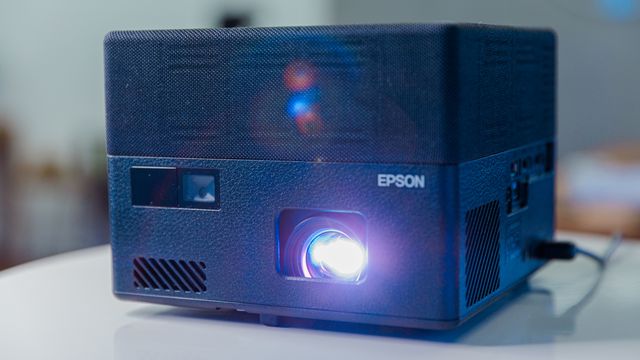 Review Epson EpiqVision EF-12 | O projetor para quem gosta de streaming