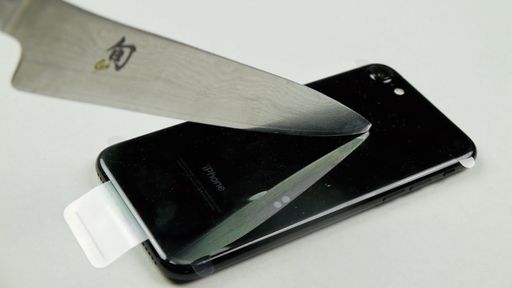 Basta uma camiseta para arranhar o iPhone 7 Jet Black