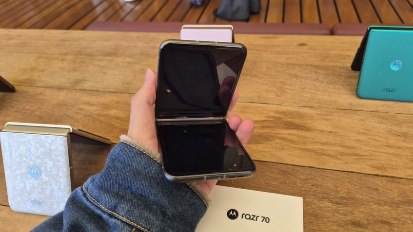 Moto Razr 70