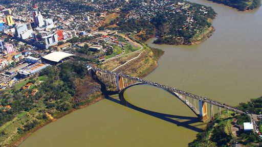 Paraguai autoriza reabertura total da Ponte da Amizade