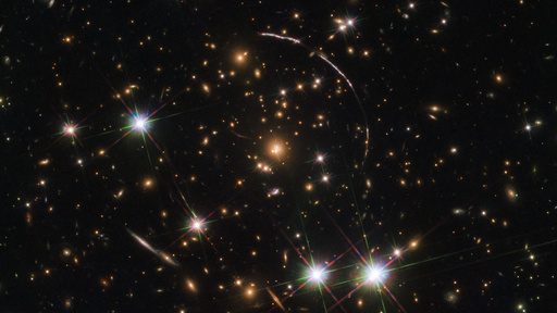 Novas lentes gravitacionais são encontradas graças à inteligência artificial