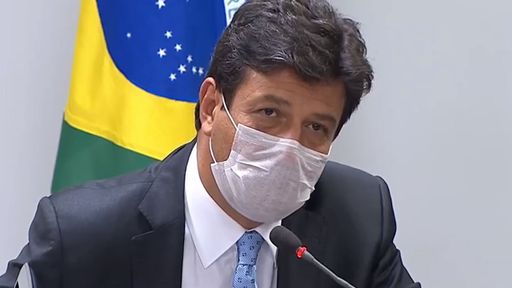 Saúde deve ter colapso antes da queda nos casos do coronavírus, diz ministro