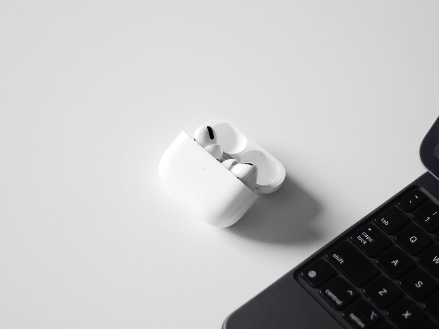 AirPods Pro 2: suposto design vaza com USB-C, alto-falante e