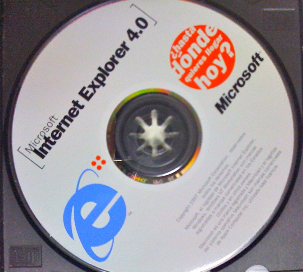 Houve um tempo em que até navegadores eram distribuídos em CDs! (Imagem: Jagelado/Visual Hunt)