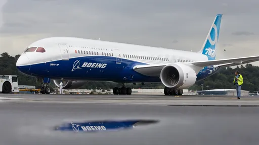 Boeing | Pesquisador indica falha que permitiria ataque hacker ao 787 Dreamliner