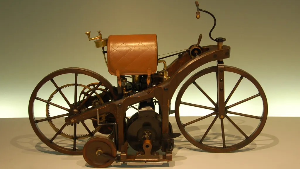 Quem inventou a motocicleta? Esta foi criação de Gottlieb Daimler e Wilhelm Maybach (Imagem: Reprodução/Wladyslaw)